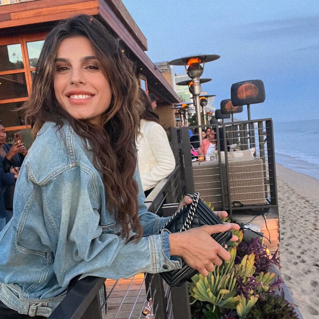 Era una volta una ragazza italiana dal fisico statuario e dal sorriso contagioso, il cui nome...