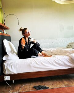 Martina Colombari, Un bacio!!! E che sia un buon week end per tutti voi !!!… su Instagram per i suoi fan