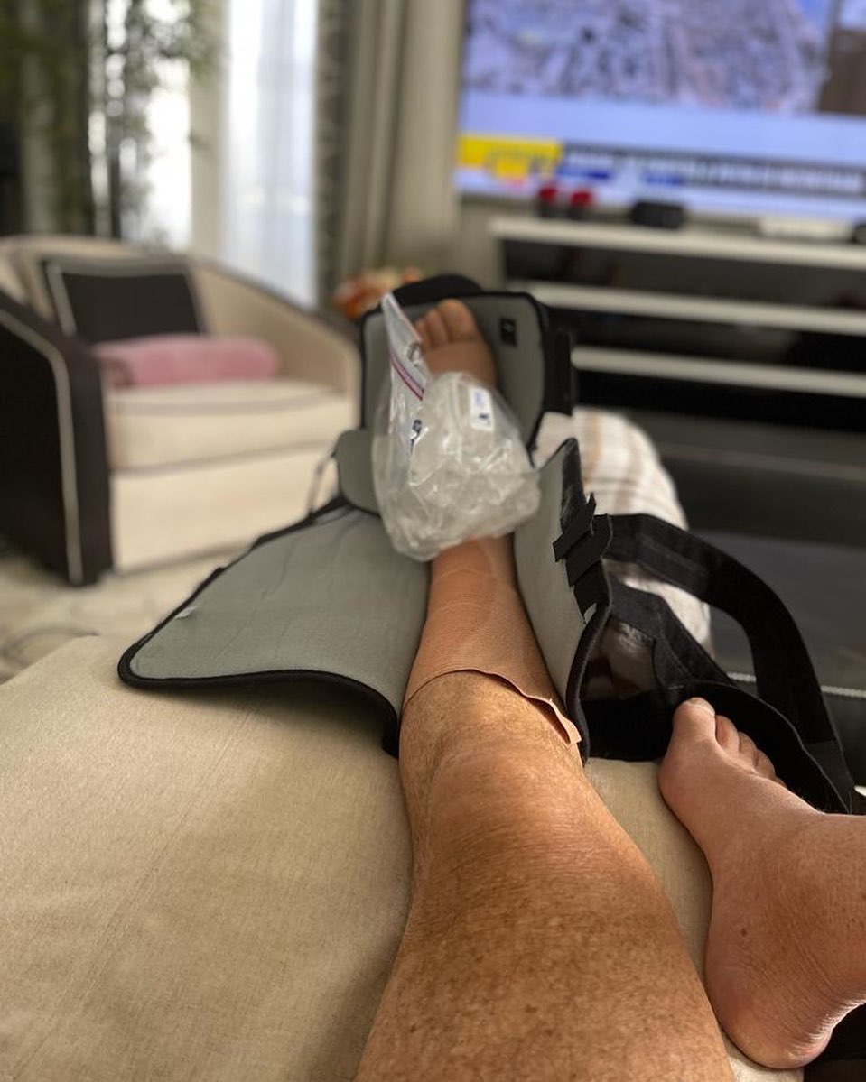 Flavio Briatore Riposo e ghiaccio. 

Rest and ice...