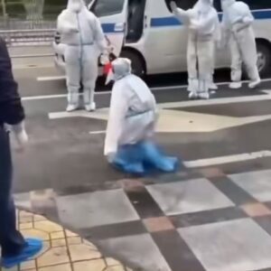 Selvaggia Lucarelli, A proposito di dittature sanitarie, quelle vere però. Lockdown decisi in poche o… su Instagram per i suoi fan