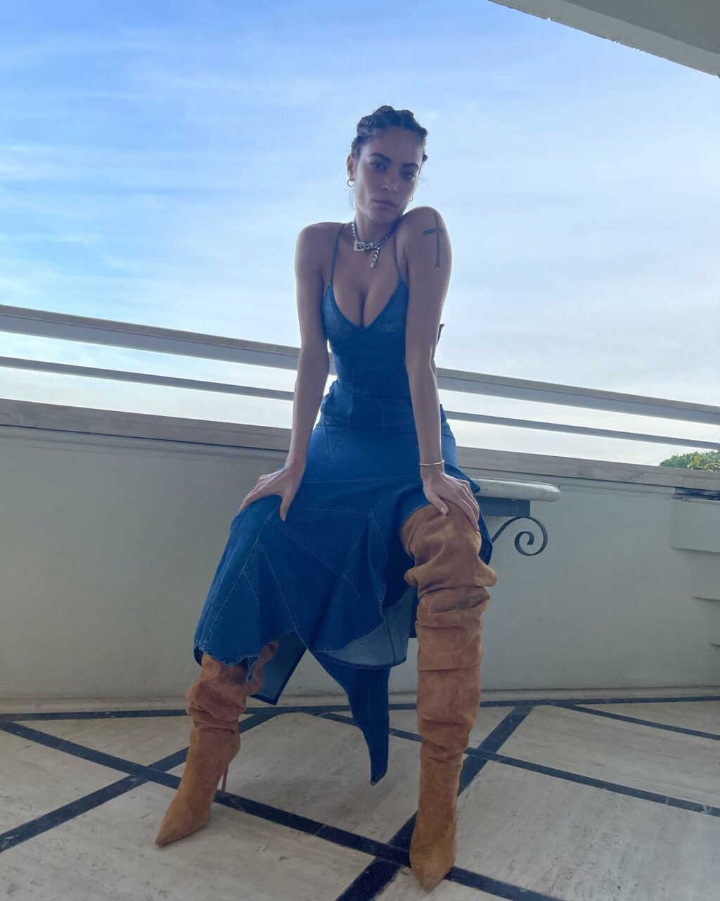 Elodie, la regina del pop italiano, ha conquistato il cuore di tutti con la sua voce potente e la...