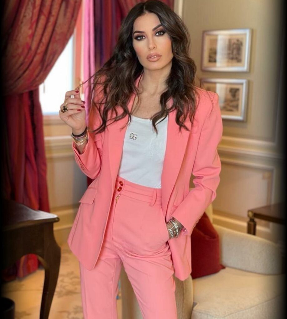 Elisabetta Gregoraci, Pink is my new happy color… su Instagram stupisce i suoi fan