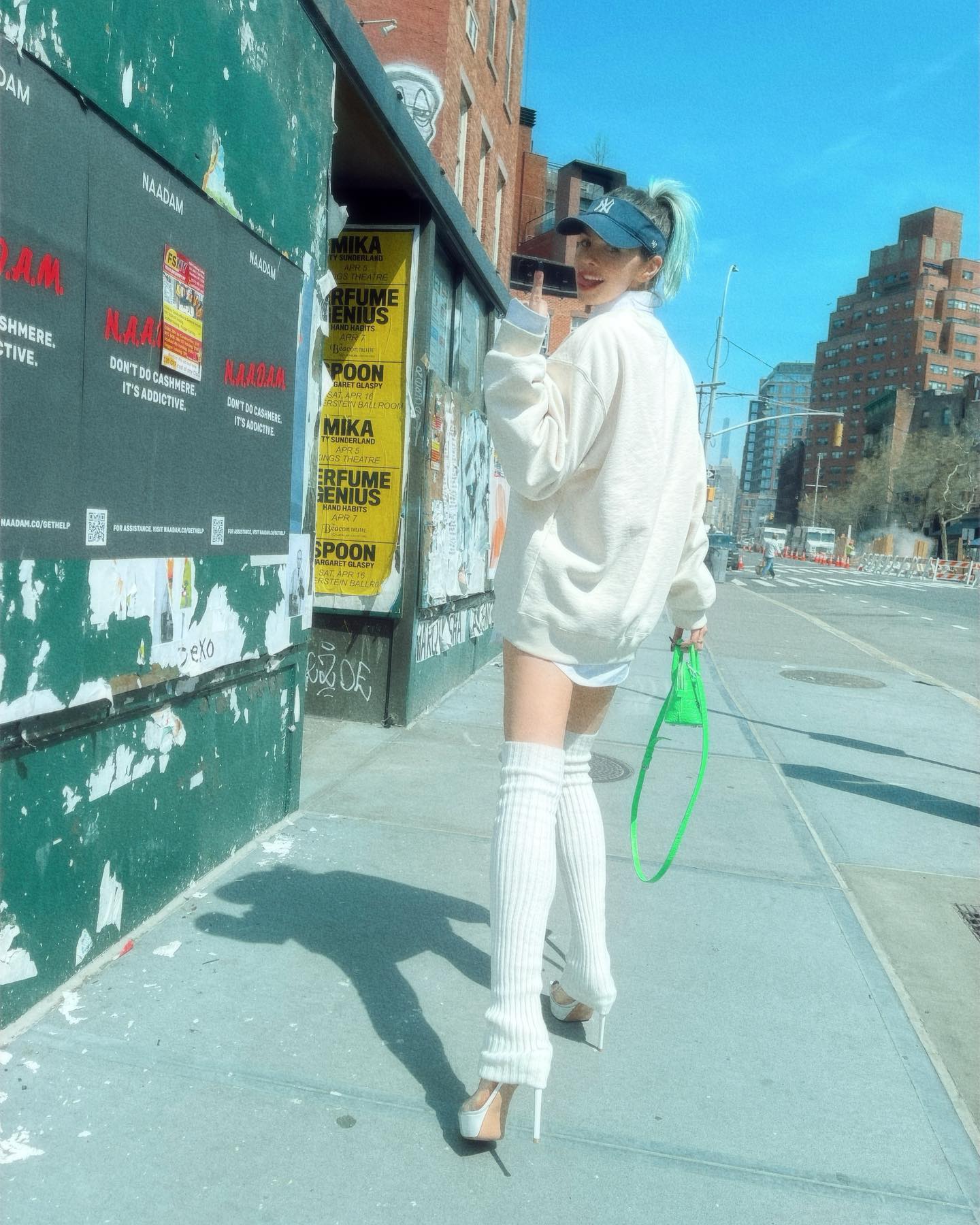 Rose Villan so che mi ringrazierai un giorno baby, au revoir “AU REVOIR” nel nuovo tape di ...