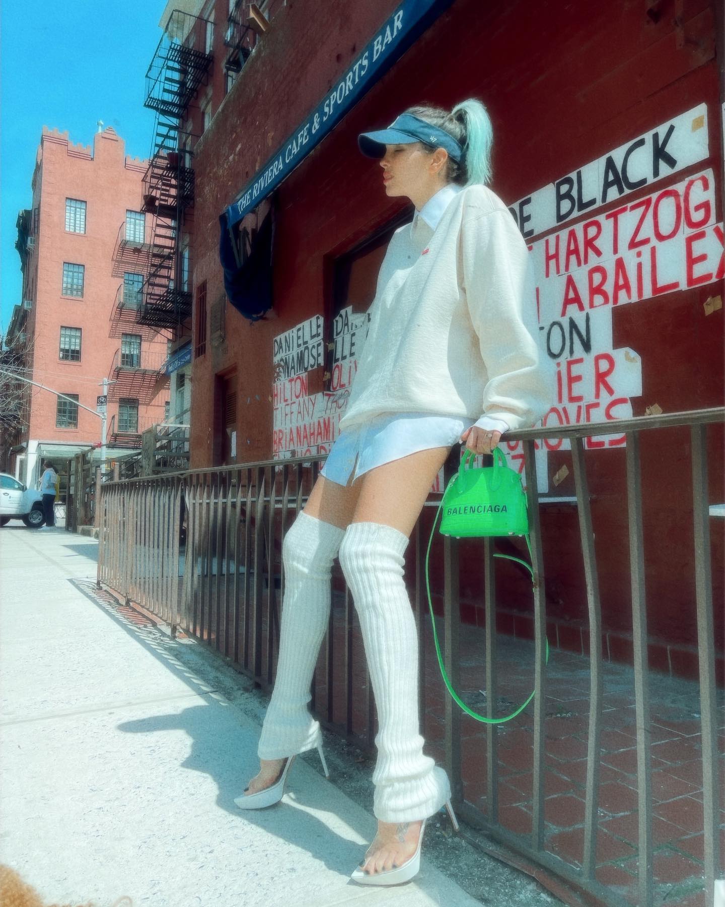 Rose Villan so che mi ringrazierai un giorno baby, au revoir “AU REVOIR” nel nuovo tape di ...