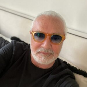 Flavio Briatore, Auguro a tutti una buona domenica… su Instagram per i suoi fan