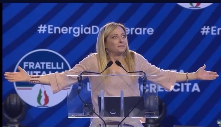 Selvaggia Lucarelli, la regina dei gossip e delle provocazioni, ha sempre saputo come tenere il...