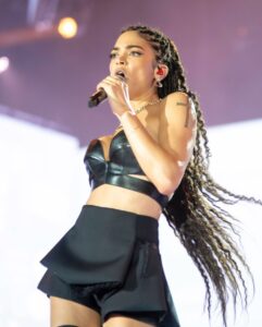 Elodie, la popstar italiana dal look sempre impeccabile e la voce potente capace di far tremare i...