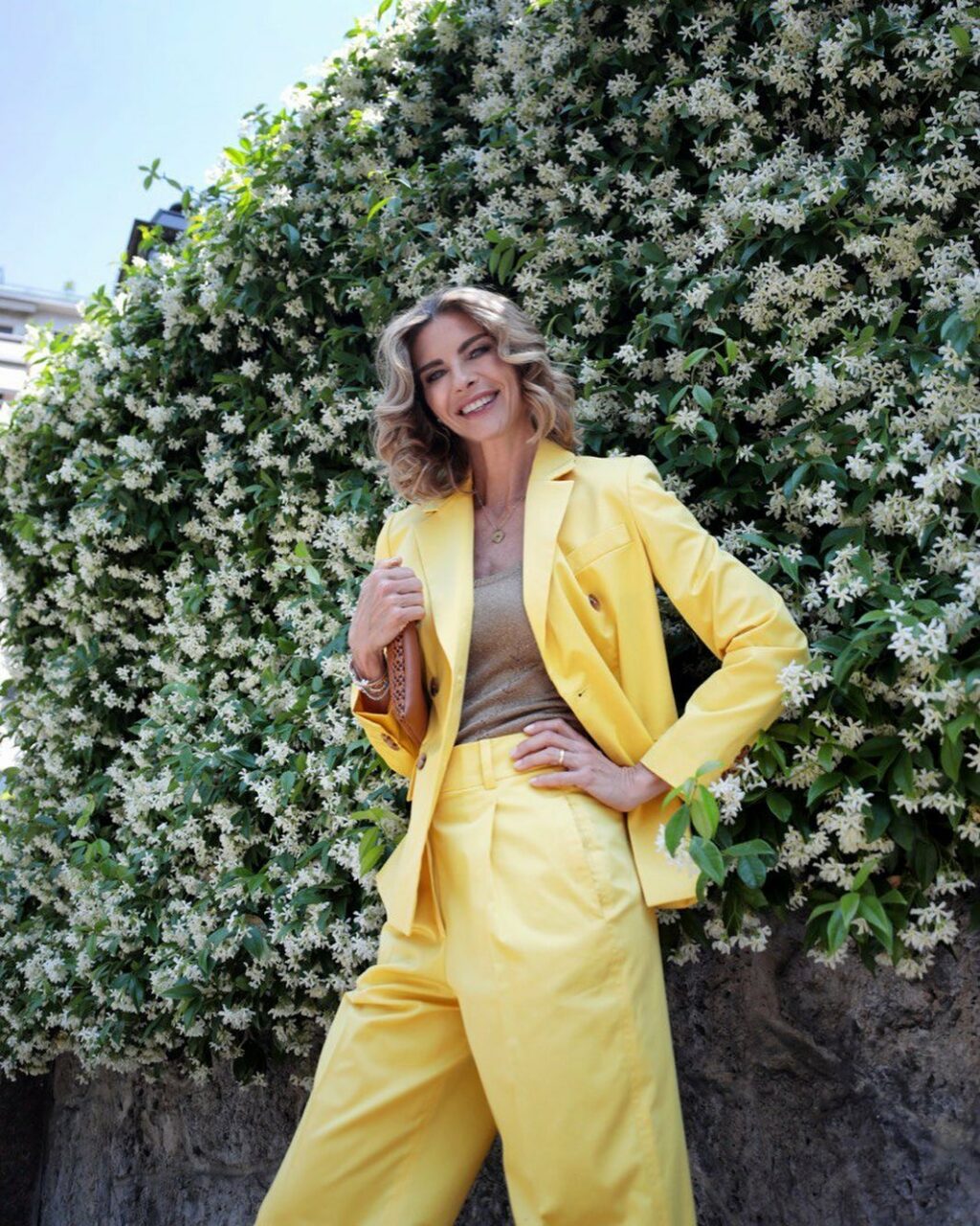 Eccoci qui a parlare di Martina Colombari, la regina indiscussa della simpatia e della bellezza...