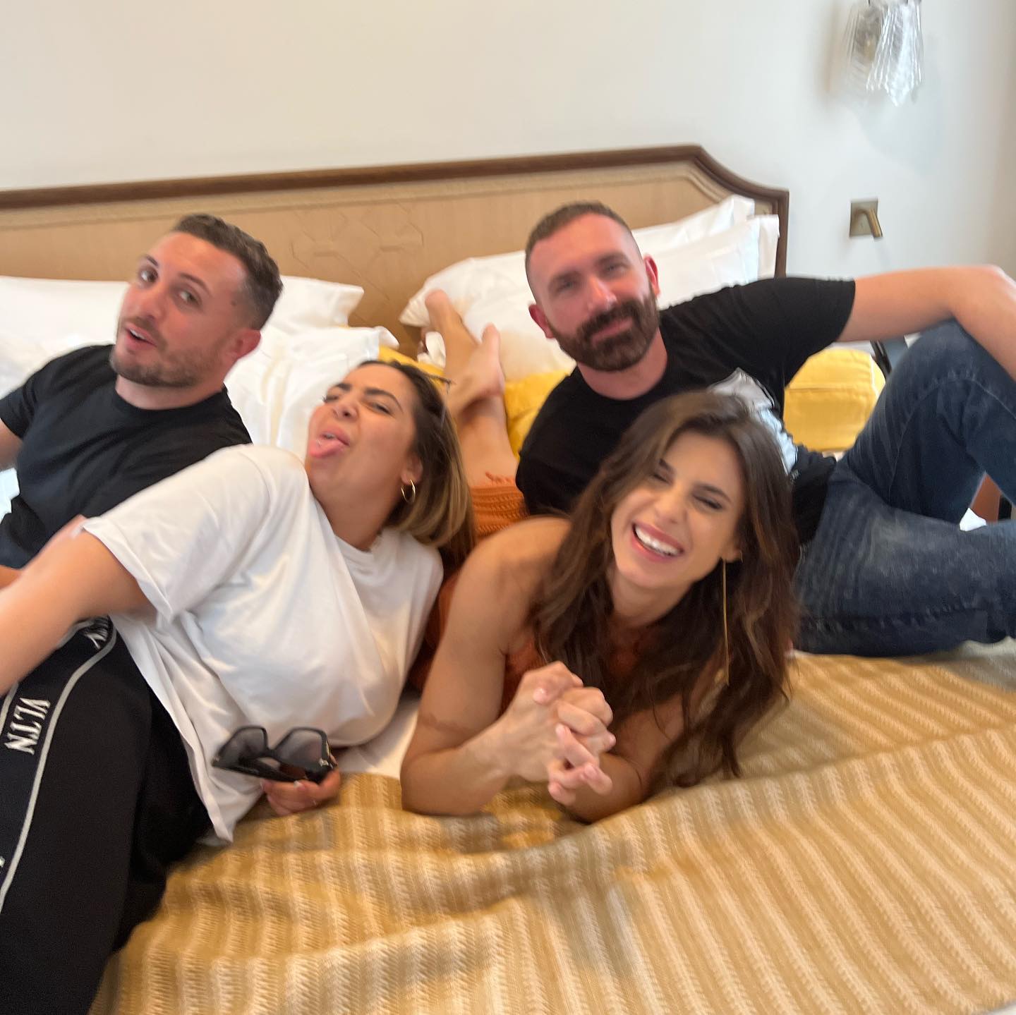 Elisabetta Canalis Shooting day in Portofino with my favorite people
Ma quanto mi siete mancati!!...