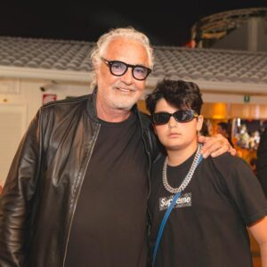 Flavio Briatore, l’uomo dalle mille vite: imprenditore, manager, playboy e amatissimo da paparazzi e...