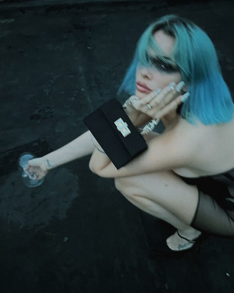 Rose Villan, swipe for tour dates !!! (date aggiornate negli highlights)… su Instagram per i suoi fan
