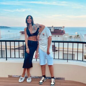 Lasciate che vi parli di Elisabetta Gregoraci, la donna che ha il potere di far girare la testa a...