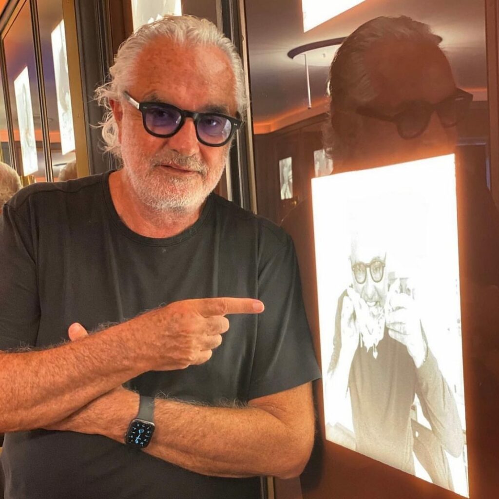 Flavio Briatore, Stasera alle 23,35 saro’ su Rai 1 a  In collegamento  da  Vi aspetto!… su Instagram incanta i suoi fan