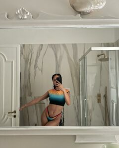 C'è una ragazza che sta facendo letteralmente impazzire il mondo della musica italiana, con la sua...