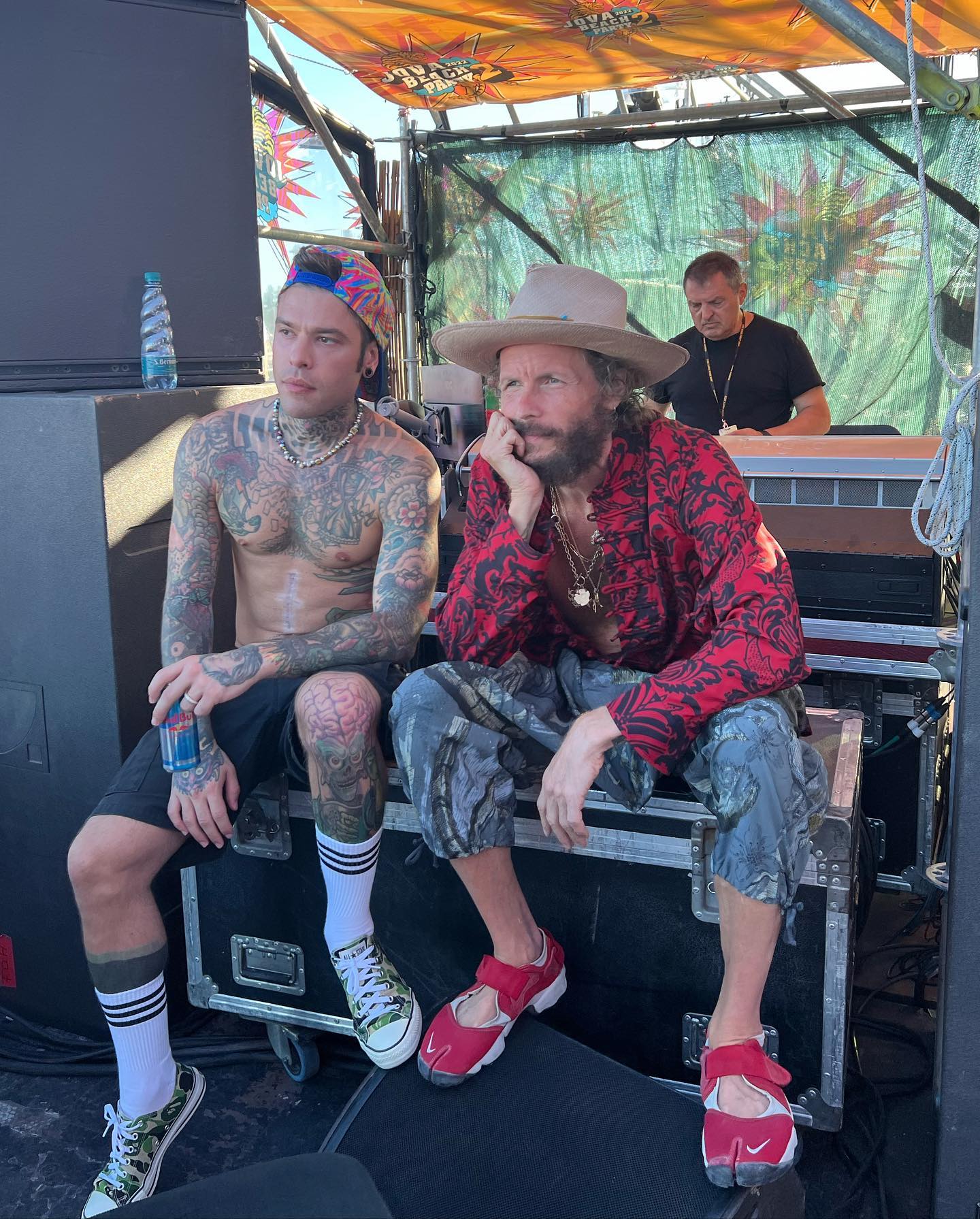 Fedez La vita senza Jova dimmi tu che vita è!
Grazie e tutto il pubblico per l’accog...