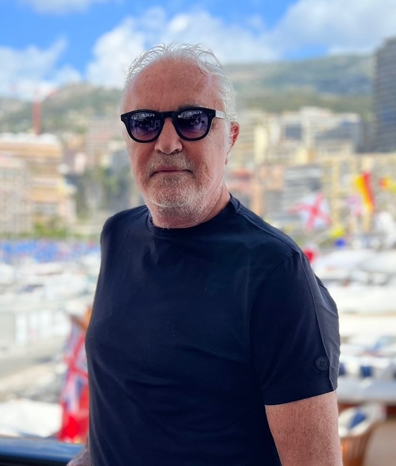 Flavio Briatore Buona giornata a tutti da Monaco...