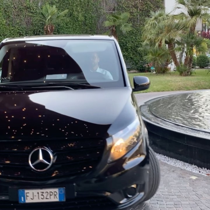 C'era una volta una principessa moderna, che con la sua bellezza e il suo sorriso incantava chiunque...