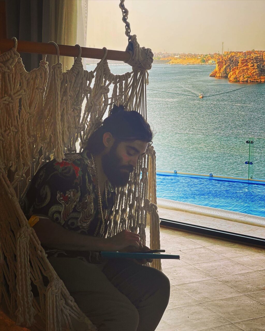 Selvaggia Lucarelli, la regina dei gossip e delle polemiche, un vero uragano travolgente nel mondo...