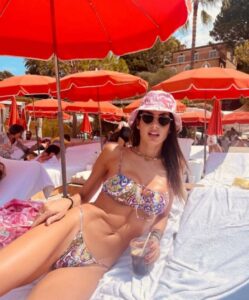 Elisabetta Gregoraci, una donna che fa sognare milioni di italiani con la sua bellezza mozzafiato e...