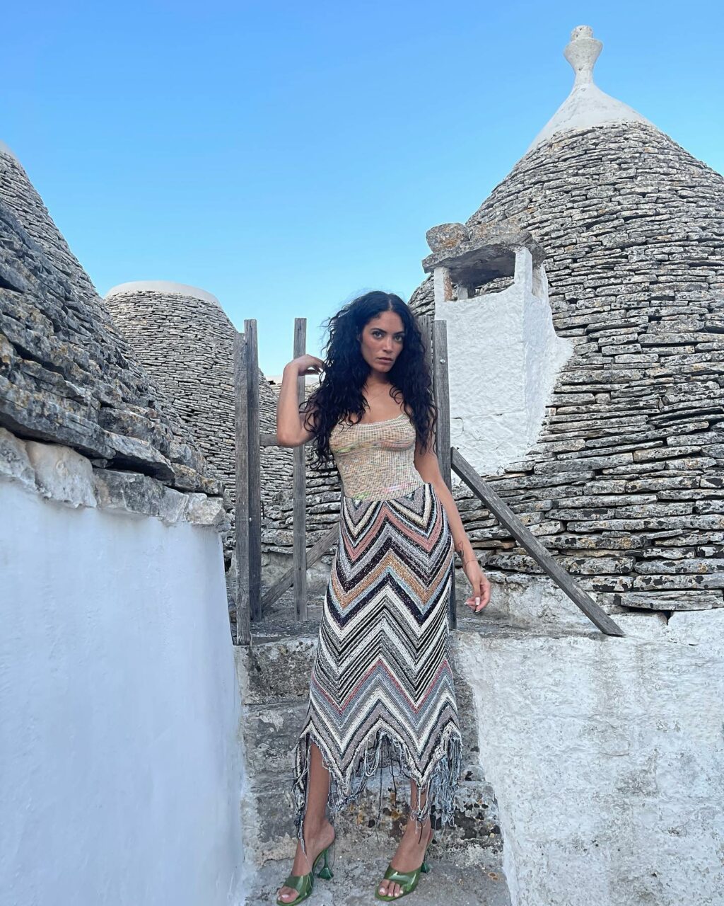 C'è una nuova regina della musica italiana e si chiama Elodie. Con il suo stile audace, la sua voce...