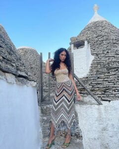 C'è una nuova regina della musica italiana e si chiama Elodie. Con il suo stile audace, la sua voce...