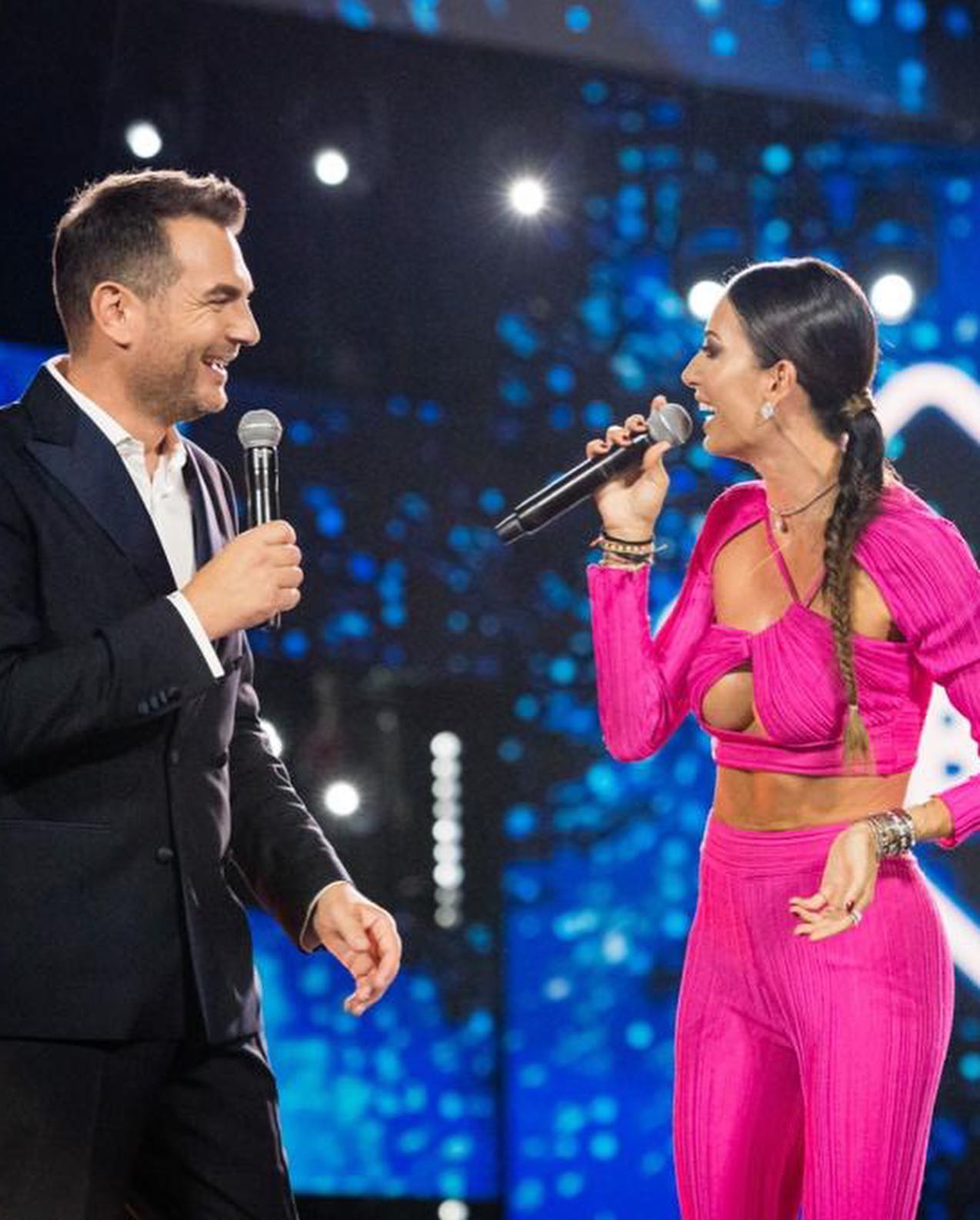 Elisabetta Gregoraci Ready to start
4ª puntata di
Voglia di Ballare, di scatenarci insieme !
S...