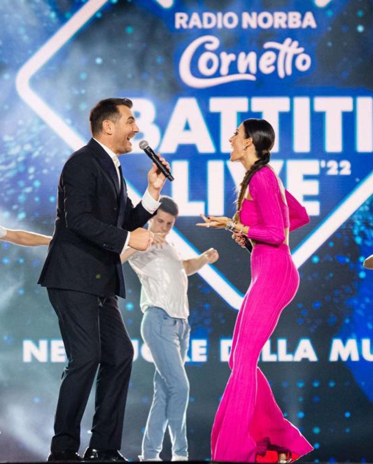 Elisabetta Gregoraci Ready to start
4ª puntata di
Voglia di Ballare, di scatenarci insieme !
S...