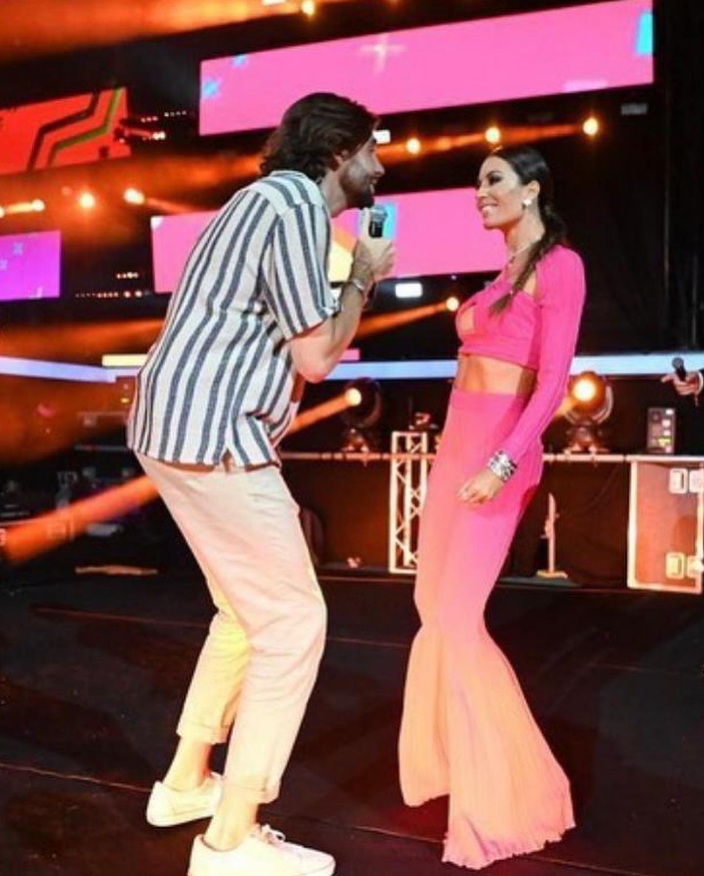Elisabetta Gregoraci Ready to start
4ª puntata di
Voglia di Ballare, di scatenarci insieme !
S...
