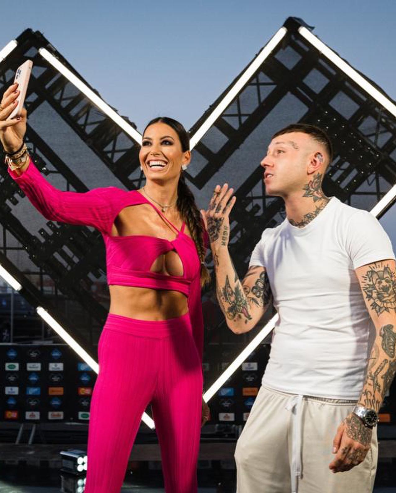 Elisabetta Gregoraci Ready to start
4ª puntata di
Voglia di Ballare, di scatenarci insieme !
S...