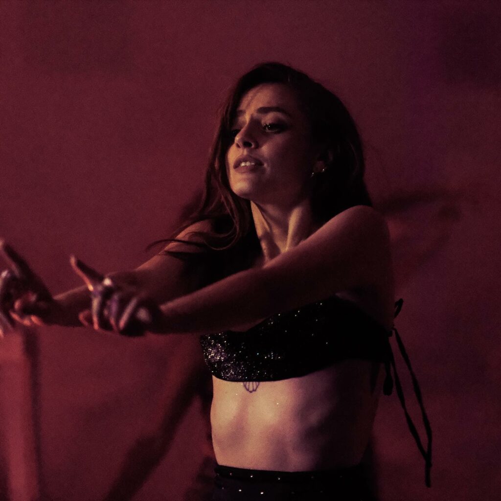 Annalisa, Ballo anche se arriva il temporale… su Instagram incanta i suoi fan