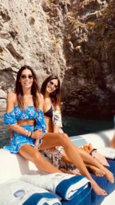 Elisabetta Gregoraci, la regina indiscussa del gossip italiano. Con le sue curve mozzafiato e il...