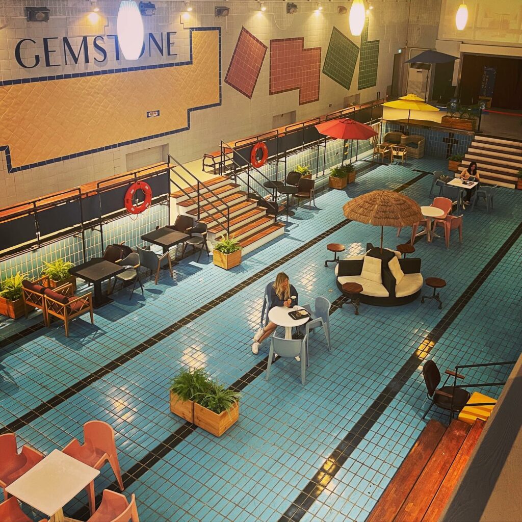 Selvaggia Lucarelli, la regina del pettegolezzo e dei tweet taglienti, ci regala sempre dosi...