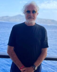 Flavio Briatore, In vacanza nel nostro bel mediterraneo… su Instagram delizia i suoi fan