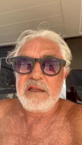Flavio Briatore, e tante strutture della  devastate dalla tromba d’aria… e a coloro che hanno m… su Instagram per i suoi fan