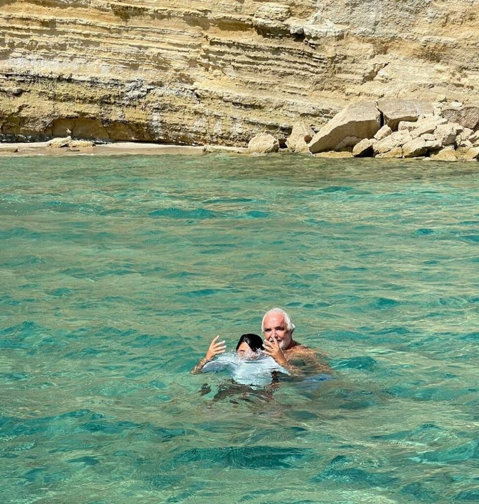 Flavio Briatore, Nelle acque di Cefalonia con… su Instagram incanta i suoi fan