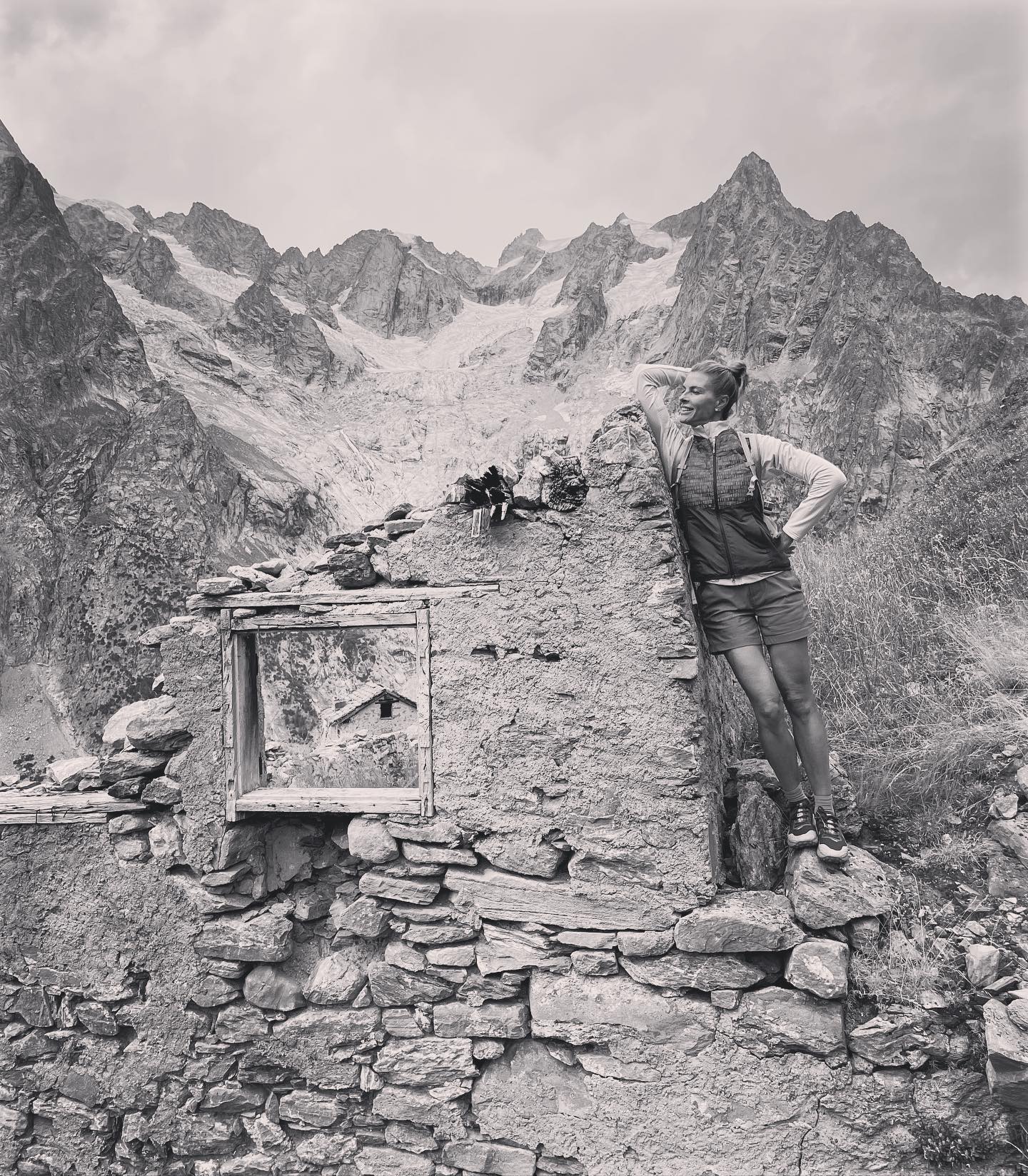 Martina Colombari Nella frenesia di oggi,
pensiamo troppo, cerchiamo troppo,
desideriamo troppo
e...