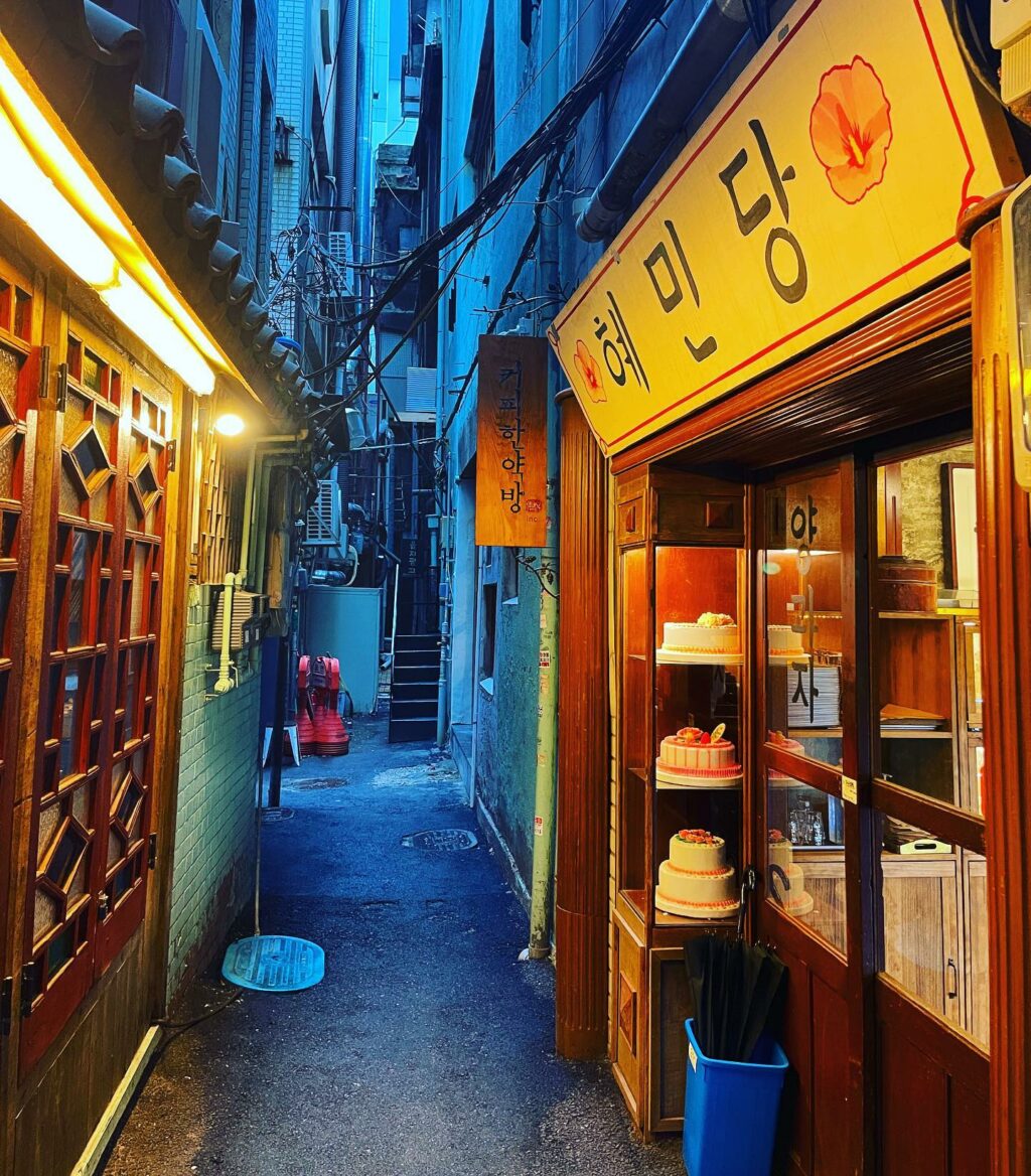 Selvaggia Lucarelli, la regina irridente dei social, l'incarnazione moderna della Gatta Morta, la...