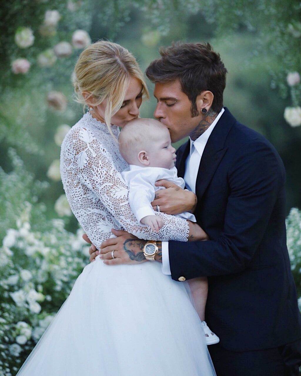 Fedez, 4 anni di matrimonio insieme, mai come oggi quella frase “nella gioia e nel dolo… su Instagram per i suoi fan