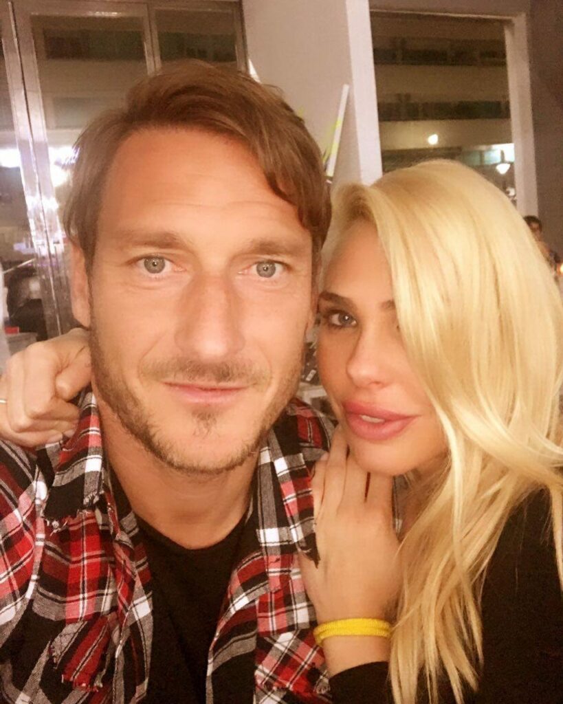 Selvaggia Lucarelli, Siamo tutti fermi lì, alla scena in cui  apre la cassaforte, non trova più la co… su Instagram incanta i suoi fan