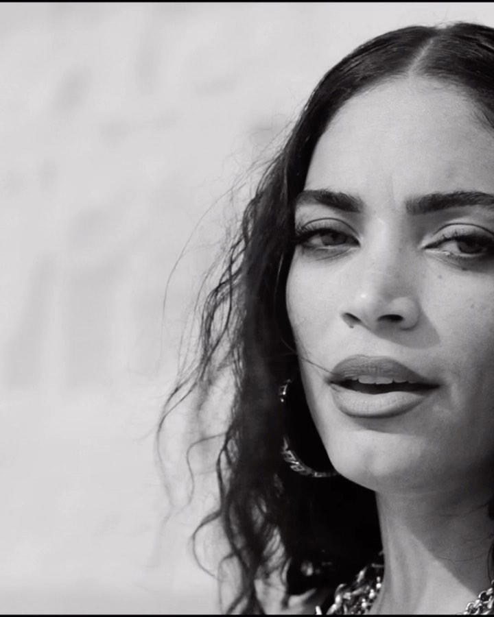 C'era una volta una ragazza trendy, sempre al passo con le ultime tendenze e pronta a far parlare di...