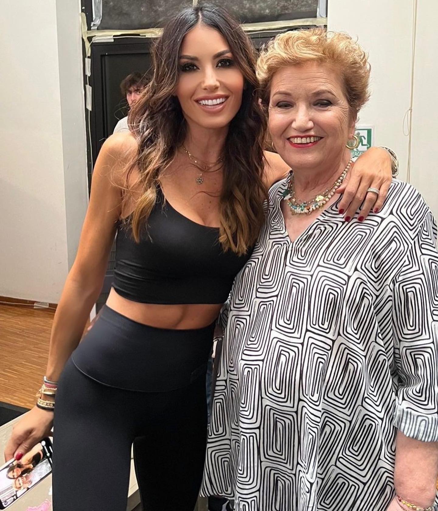 Elisabetta Gregoraci • Nudi per la vita questa sera 21.20 rai 2
• Fin da piccola mi sono dovuta rapp...