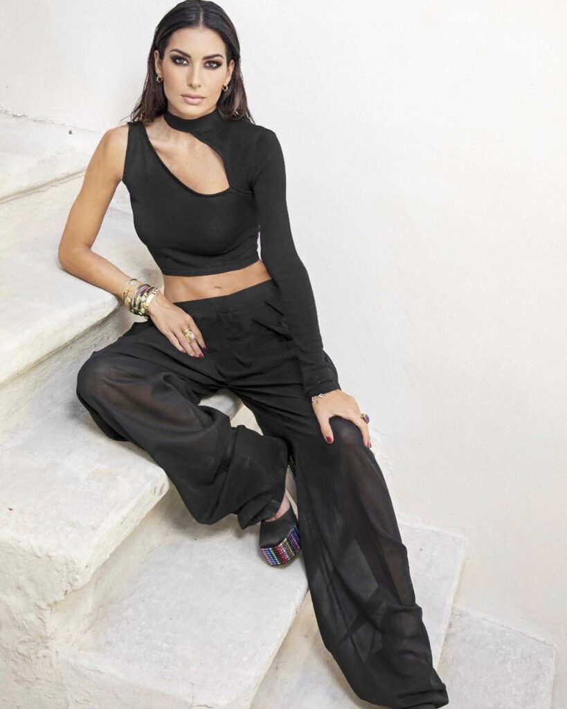 Elisabetta Gregoraci, ••… su Instagram incanta i suoi fan