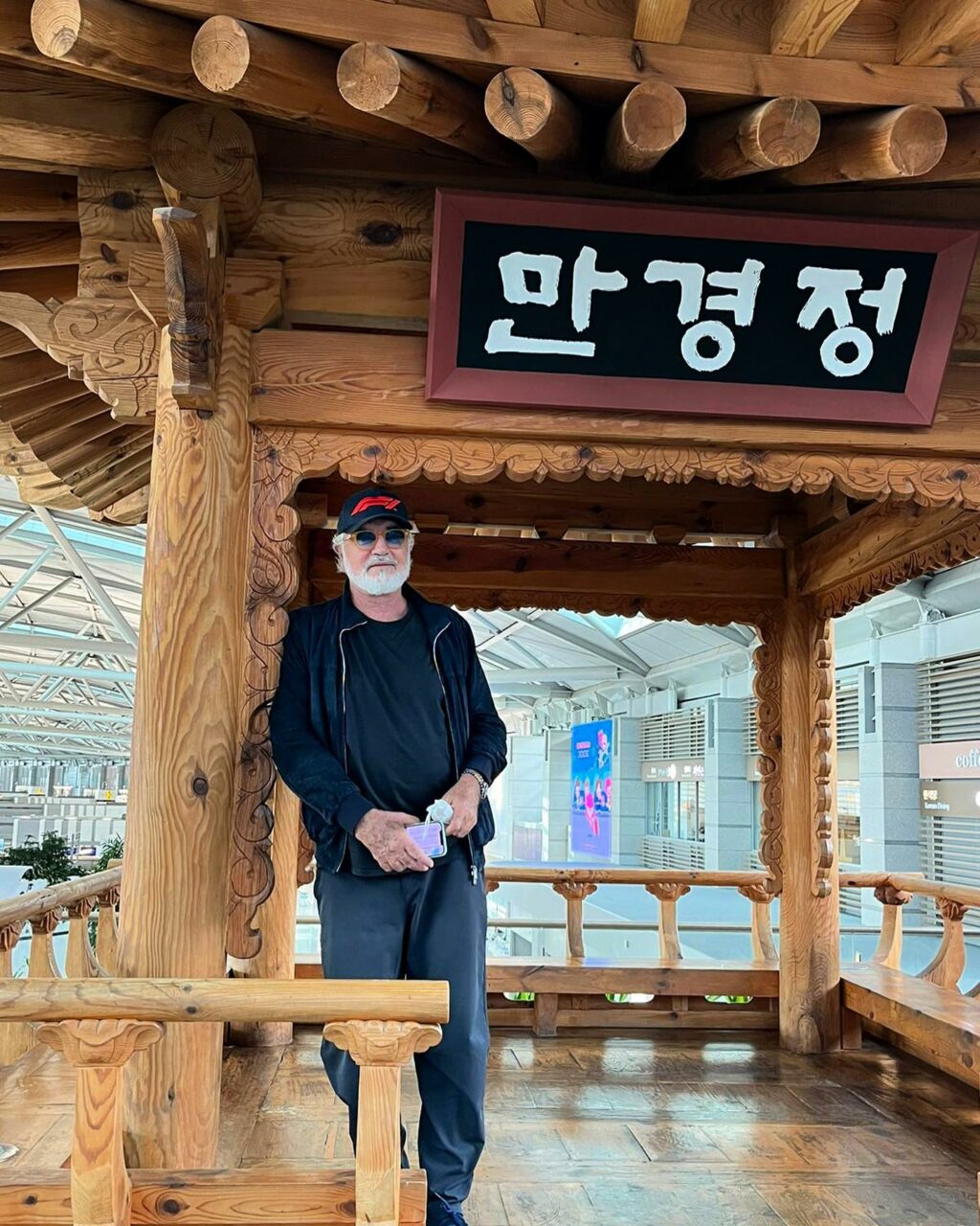 Flavio Briatore, A day in Seoul… su Instagram per i suoi fan