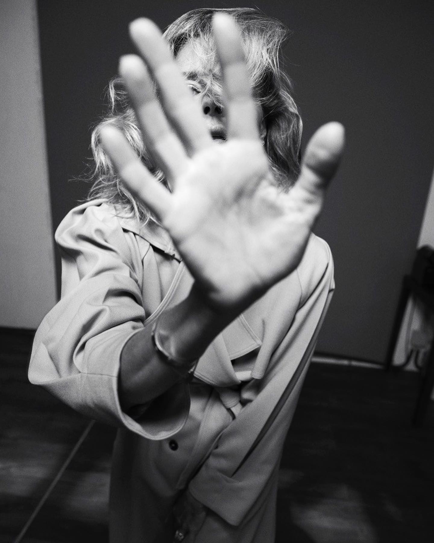 Martina Colombari Autumn shows us how beautiful it is to let things go. 
WELCOME AUTUMN !!!
( ph ...