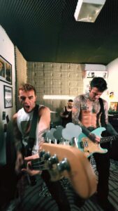 C'era una volta un rapper che non passava di certo inosservato, un ragazzo che con le sue rime e le...