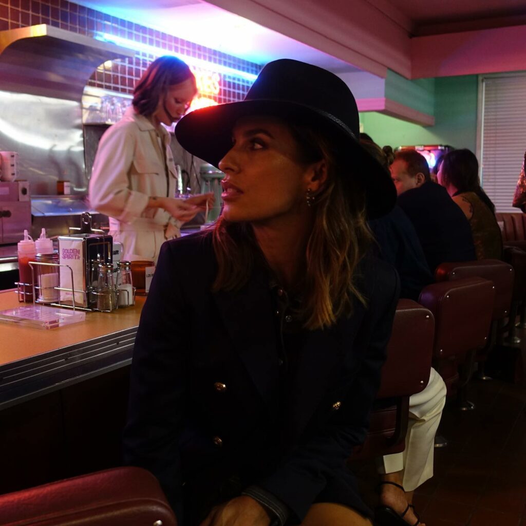 Elisabetta Canalis, About last night… su Instagram incanta i suoi fan