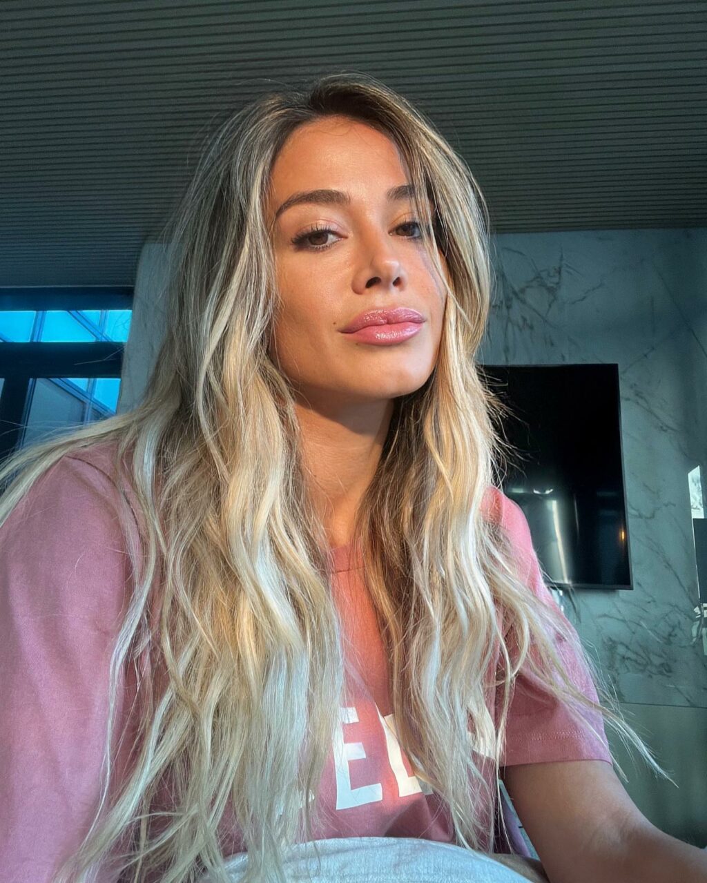 Diletta Leotta, la regina del giornalismo sportivo italiano, con il suo sorriso contagioso e la sua...