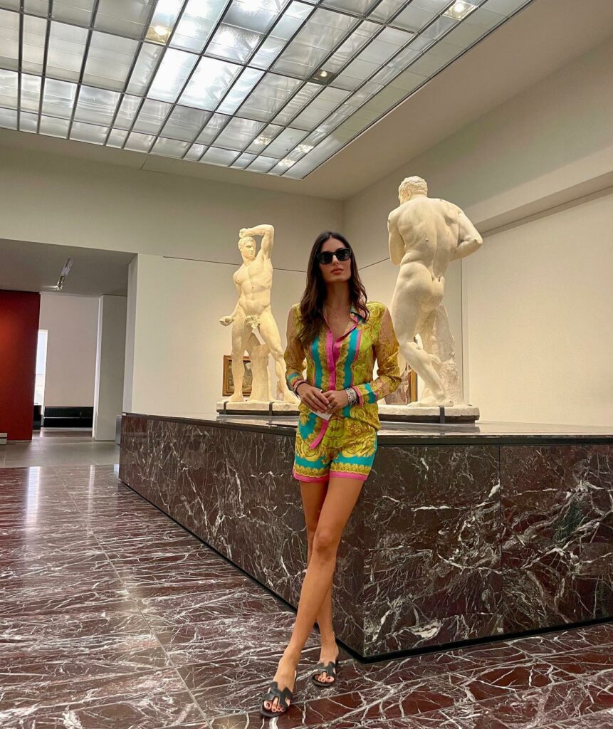 Elisabetta Gregoraci, •Louvre  Abu Dhabi… su Instagram per i suoi fan