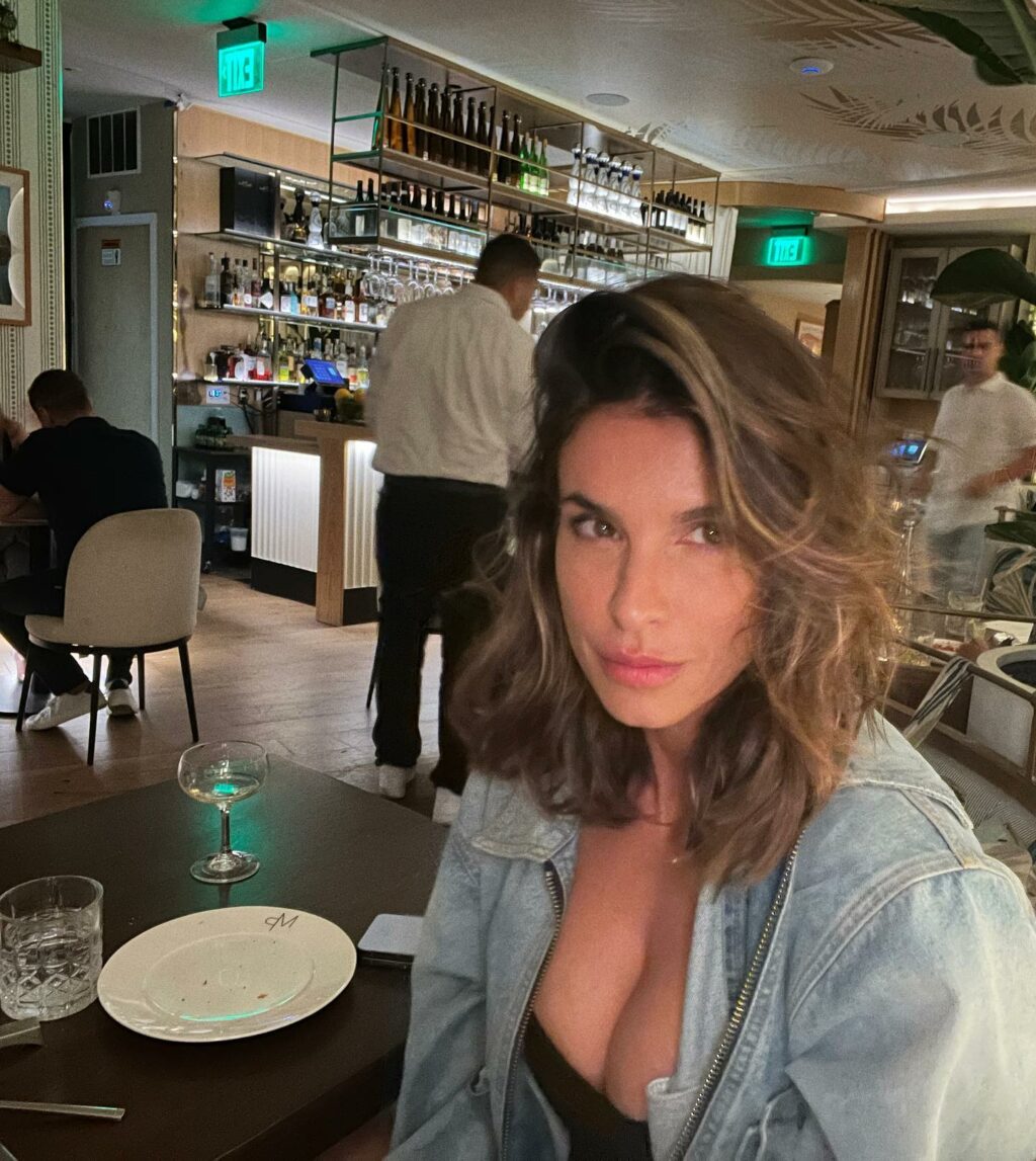 Elisabetta Canalis, la regina italiana della televisione, ha conquistato il cuore di milioni di...