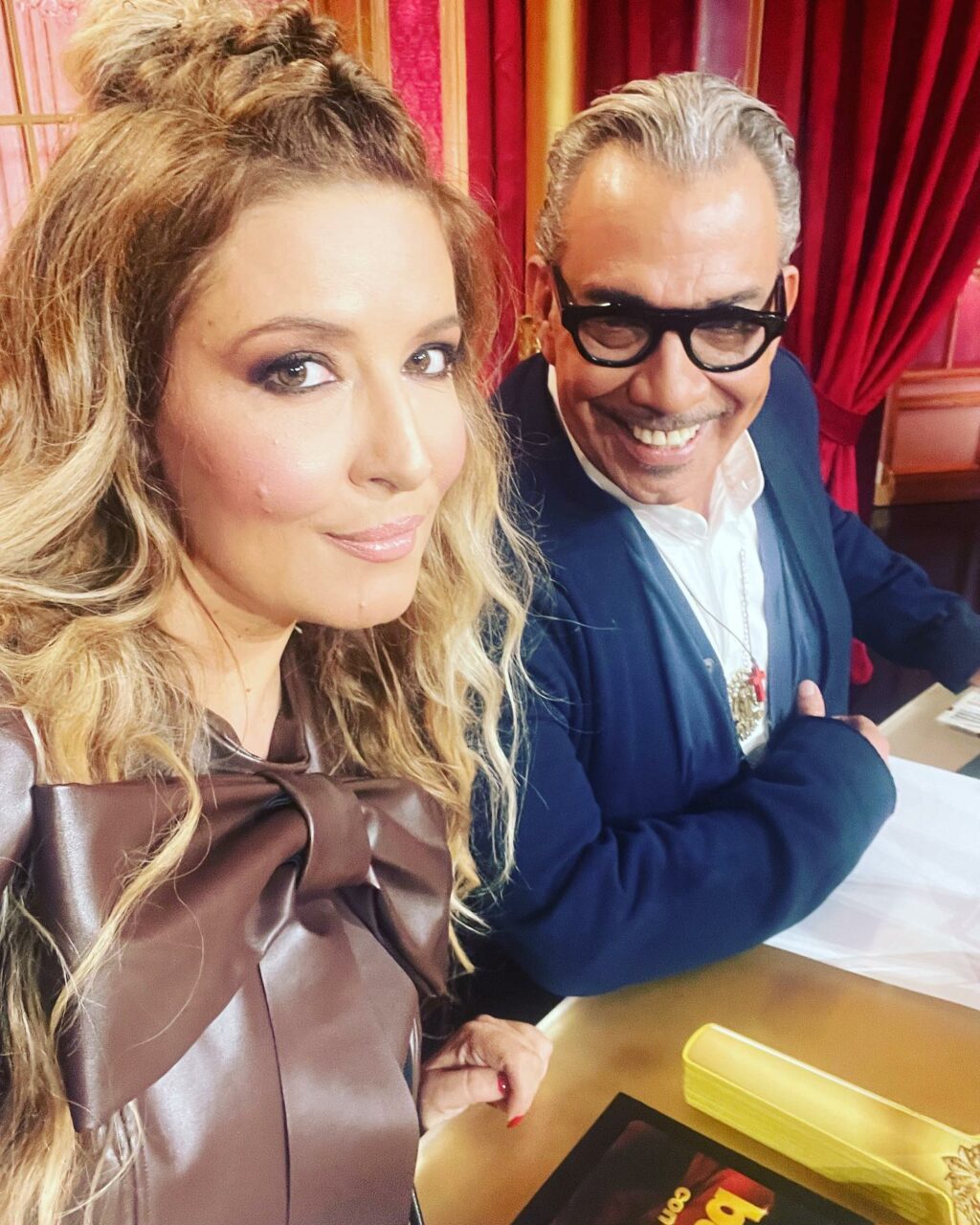 Selvaggia Lucarelli, la regina indiscussa del gossip e della satira, è come un tornado che travolge...